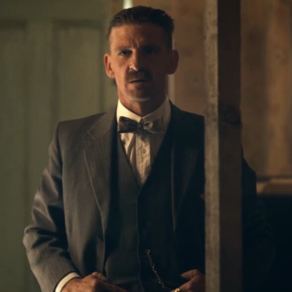 Arthur Shelby with a bow tie