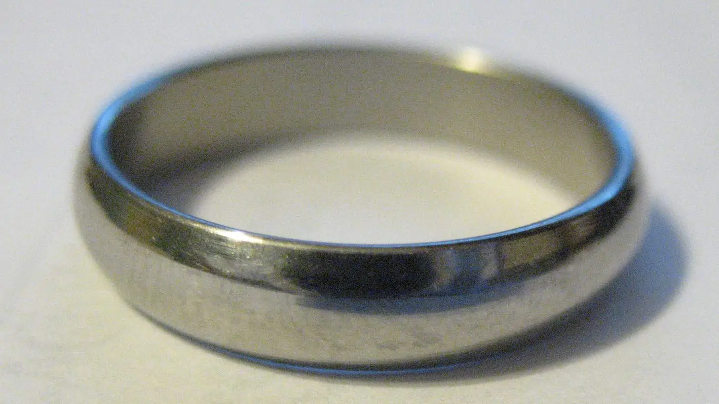A large silver ring with no decoration