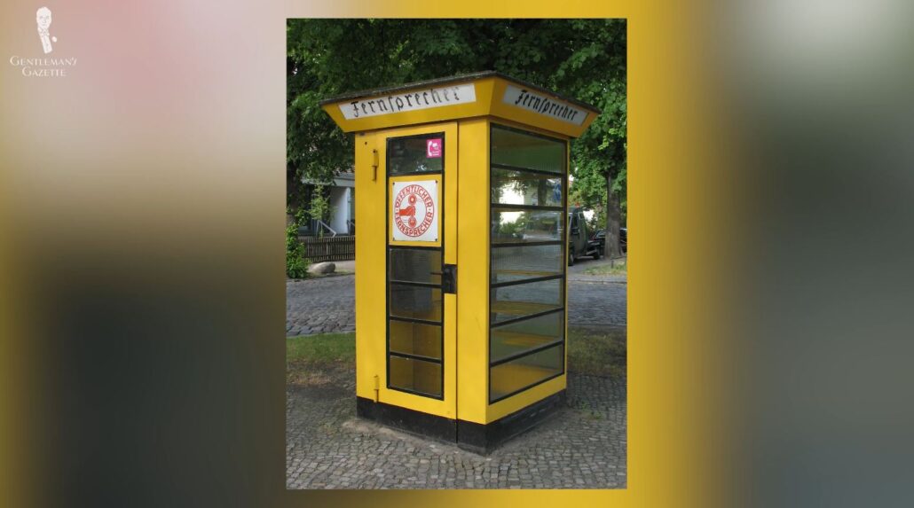 A telephone booth in Berlin-Lübars