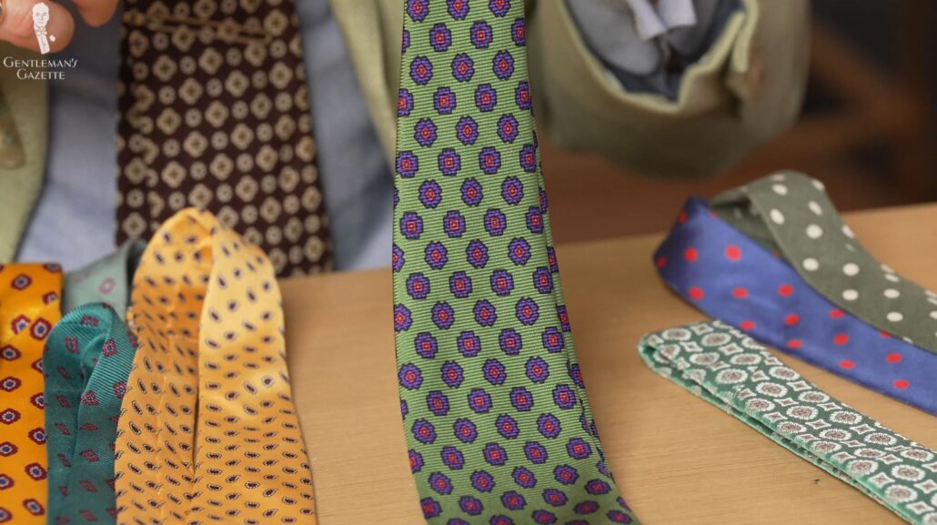 The green micropatterned Polo tie up close