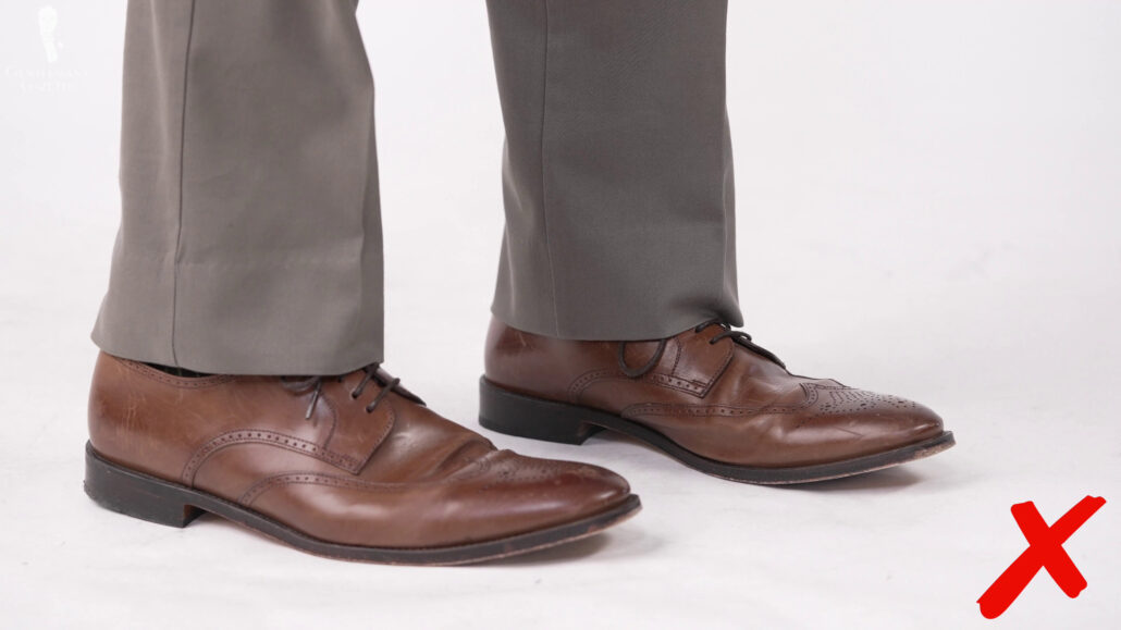 Men with wider feet tend to wear shoes that are too big for them.