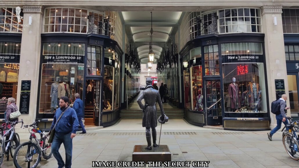 Beau Brummel's statue in London's Jermyn Street.