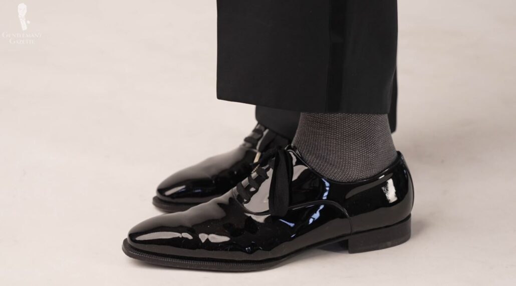 Patent leather oxford shoes with Fort Belvedere laces and socks