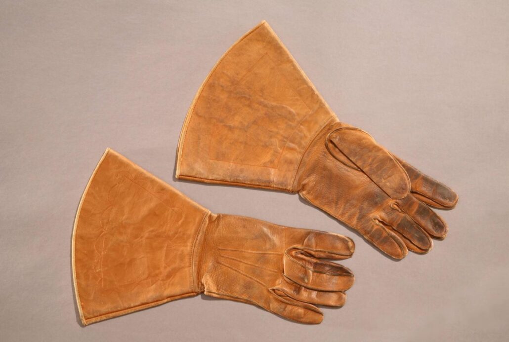 Driving gauntlets typical of the style worn in the 1910s. 