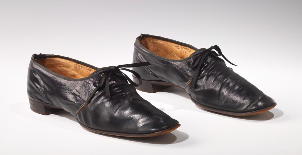 A pair of antique Oxonian shoes in black leather