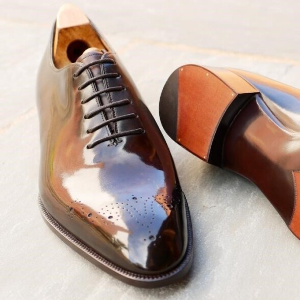 Gaziano Girling chestnut wholecut Oxfords with a medallion