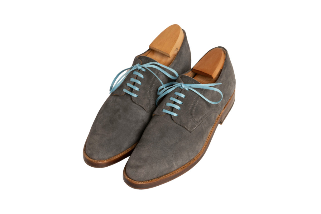 Grey suede Derby shoes with contrasting blue laces