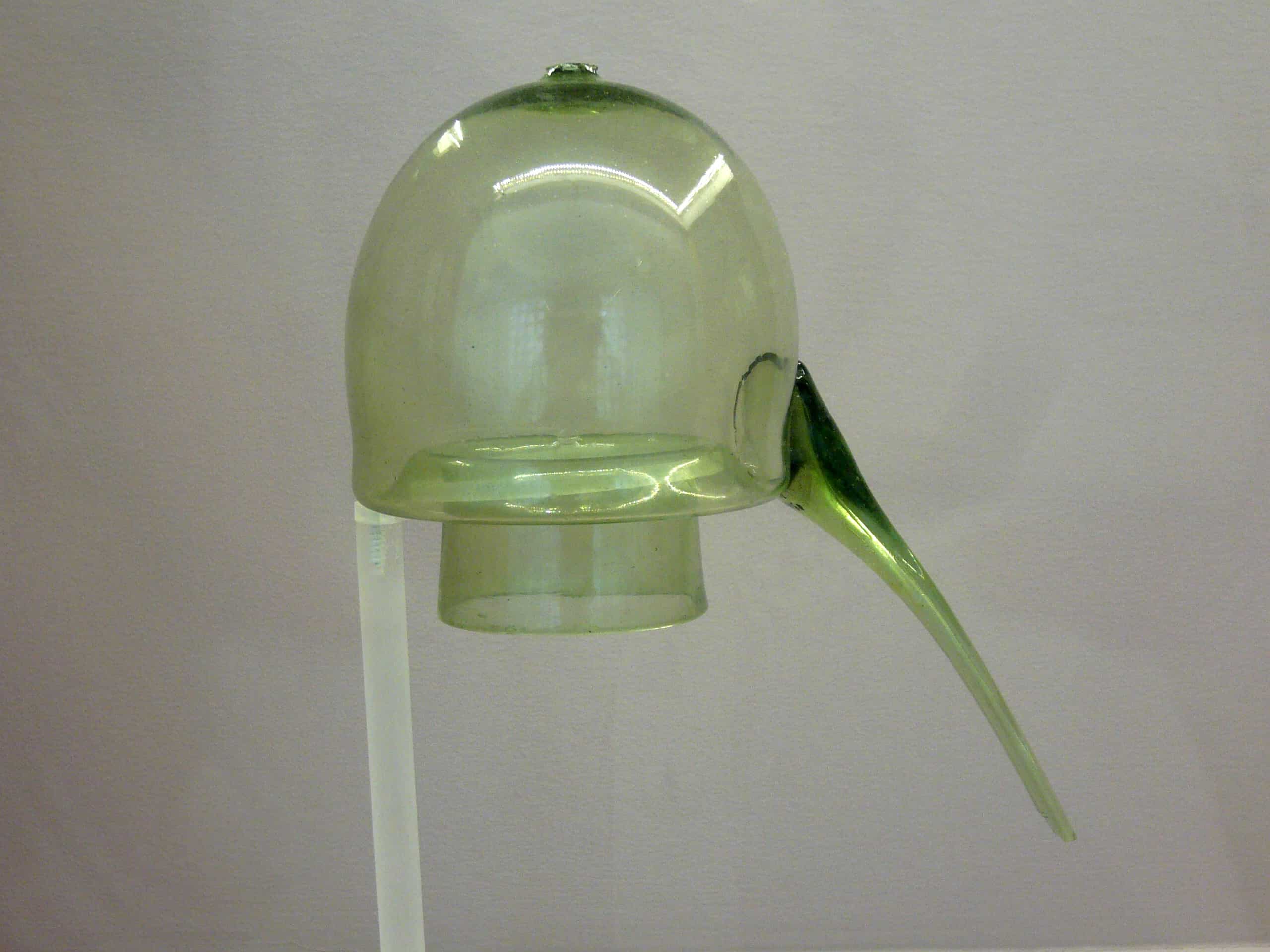 A photograph of a glass alembic 