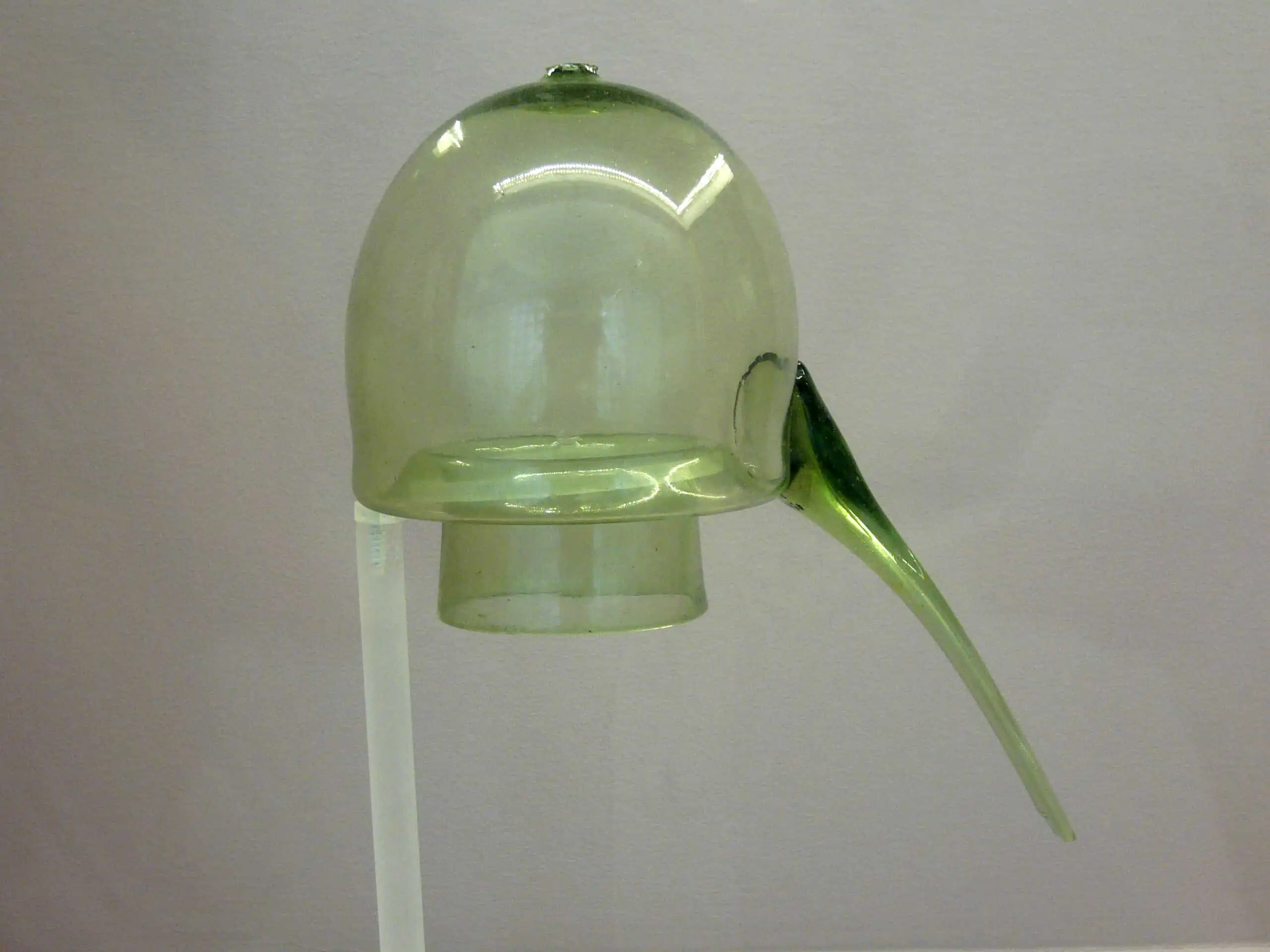 A photograph of a glass alembic 