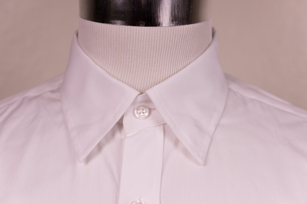 A classic point collar