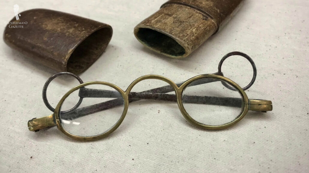 Unique spectacles in the 1720s were tied by a ribbon at the back.