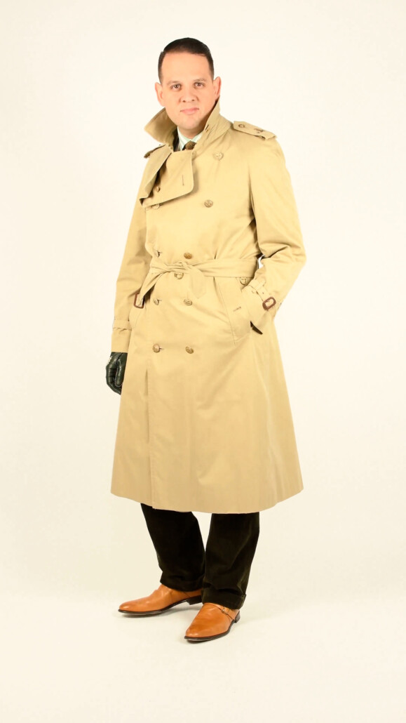 A Trench Coat should not be tightly fitted