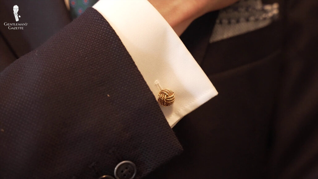 Cufflinks are pieces that you wear to decorate, beautify, and make yourself more stylish.