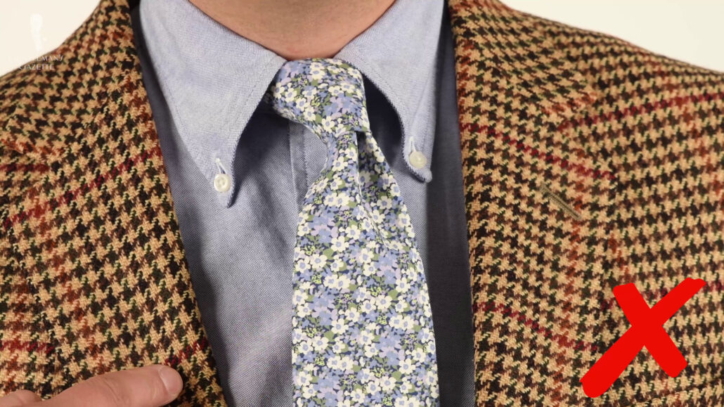 Floral ties are not your usual go-to ties for they come in seasons as well.