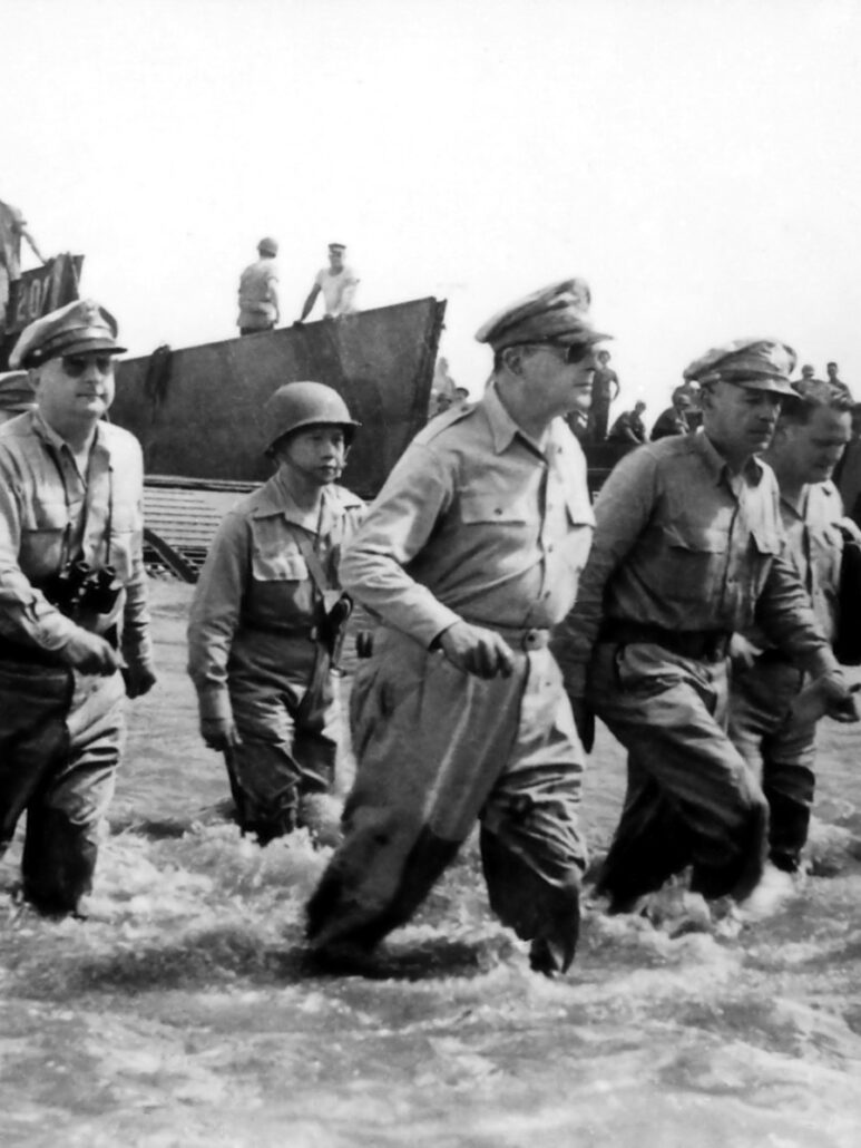 Photo of American soldiers landing in the Philippines 