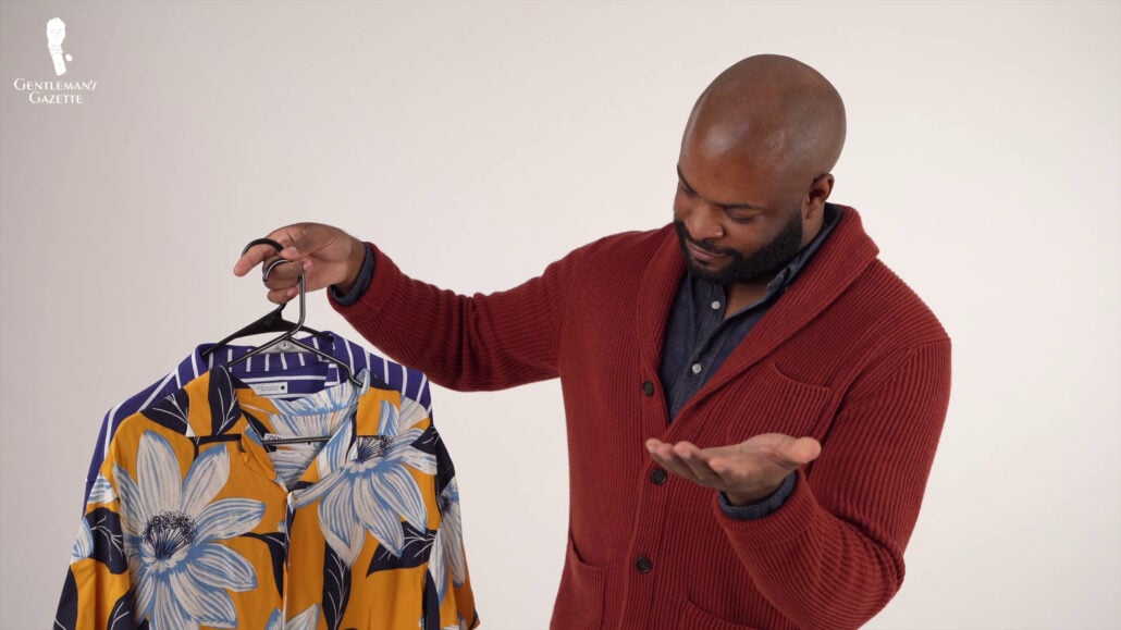 Kyle being unsure how to Pair his Hawaiian Shirt with the rest of his wardrobe.