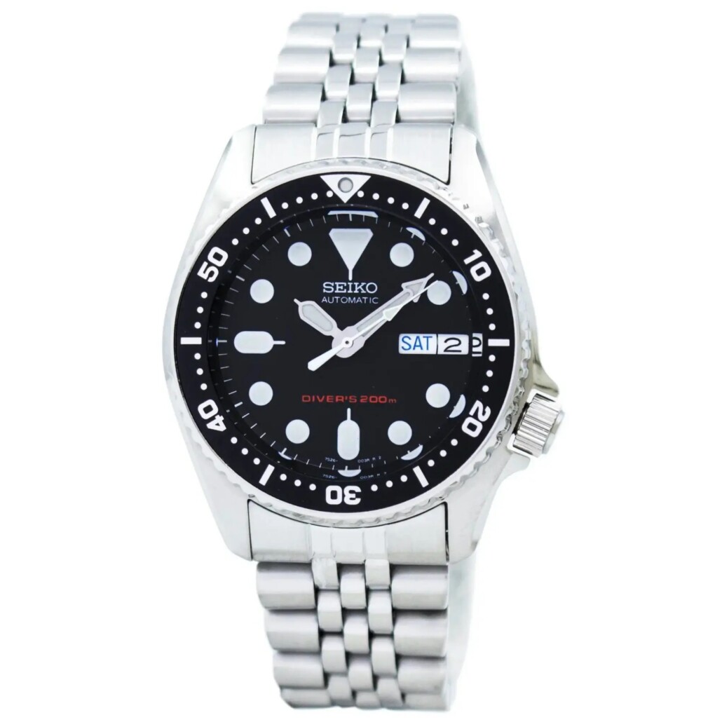 A Seiko Diver's wrist watch in stainless steel