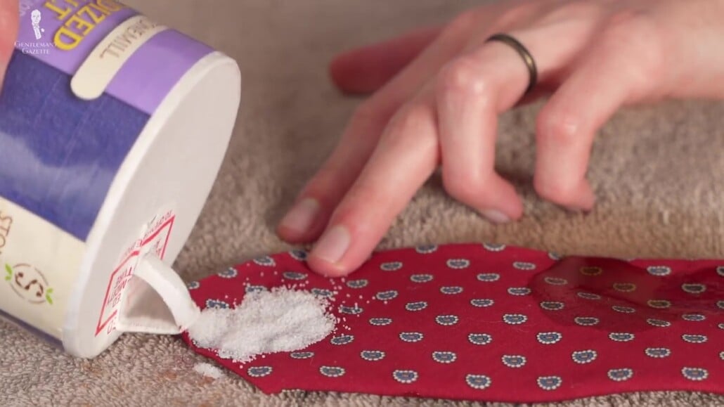 Salt Removes The Stain And Turns Pink Salt removes the stain and turns pink.