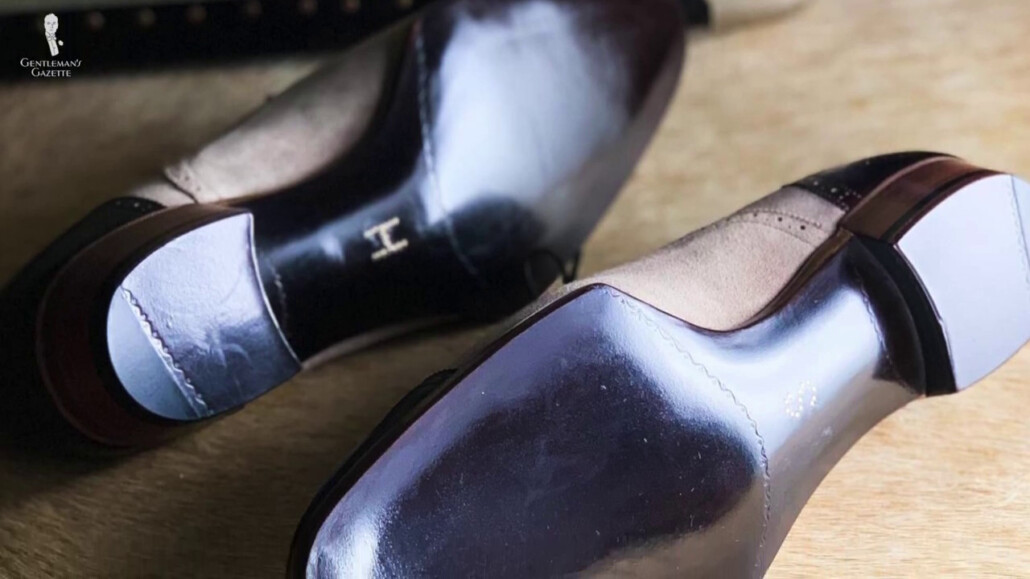 Slick, slim, nice, curved, and round waist of a bespoke shoe