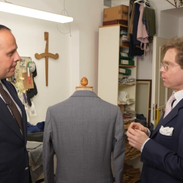 Michael Possanner Video Highlight 2 Video highlight 2: “If you were to ask us about our house style... on a single-breasted jacket we normally do, I would say 90% of our jackets are three-button, two vents.”