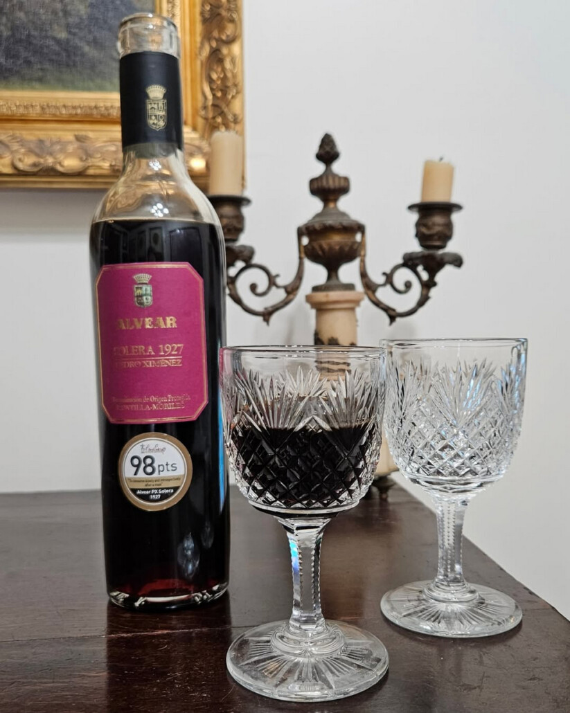 Alvear Pedro Ximenez Solera 1927 984X1231 1 Bottle of sherry with two glasses