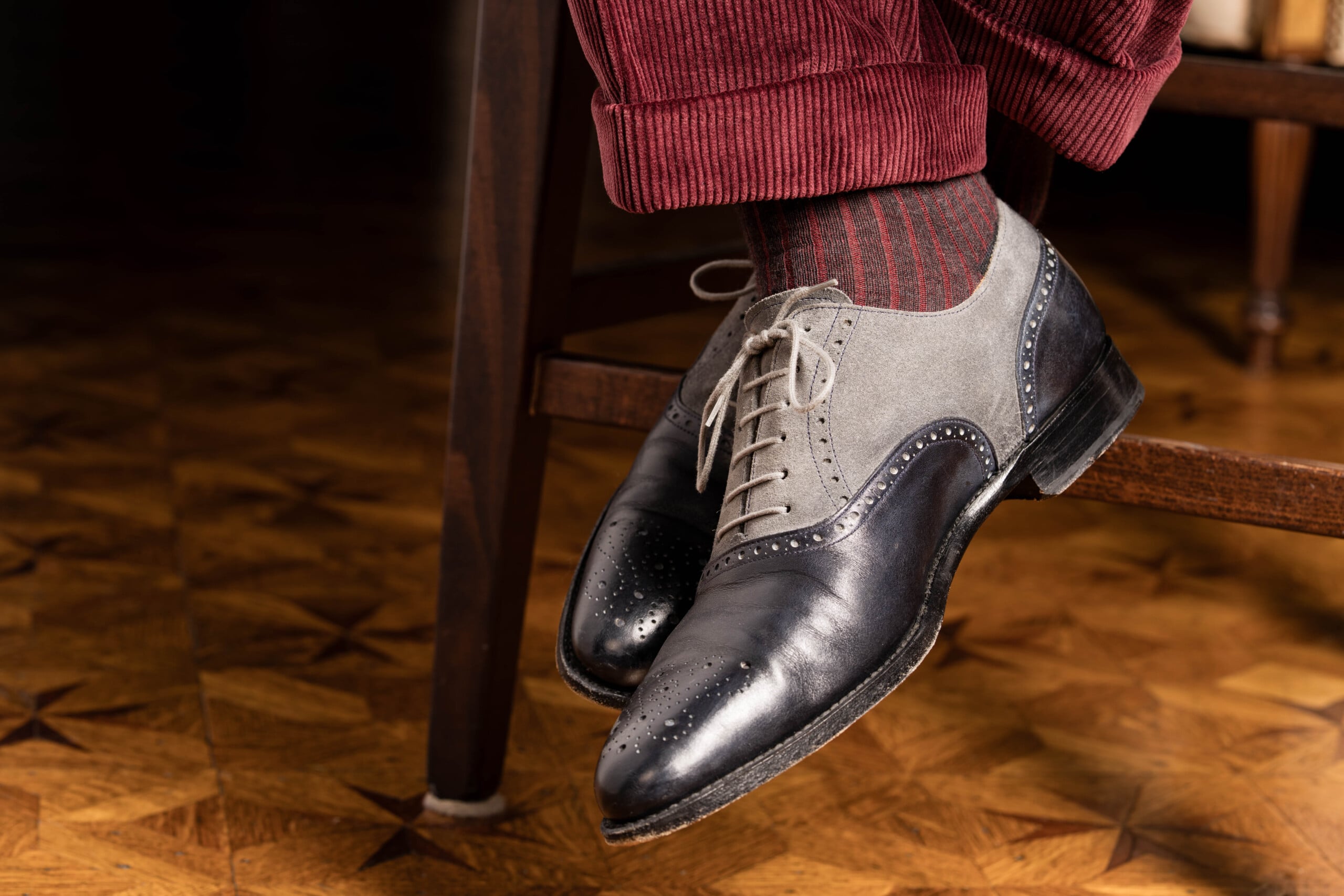 Gray Red Shadow Stripe Midweight Cotton Socks Fort Belvedere R5 6699 Scaled Gray & Red Shadow Stripe Midweight Cotton Socks - Fort Belvedere
