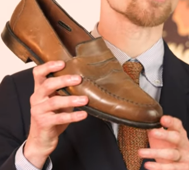The original Weejun profile: a sleek, relatively flat strap running clean across the vamp.